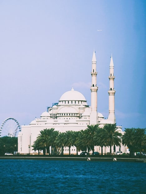 رحلات إلى الشارقة